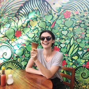 Meet your Posher, Emma